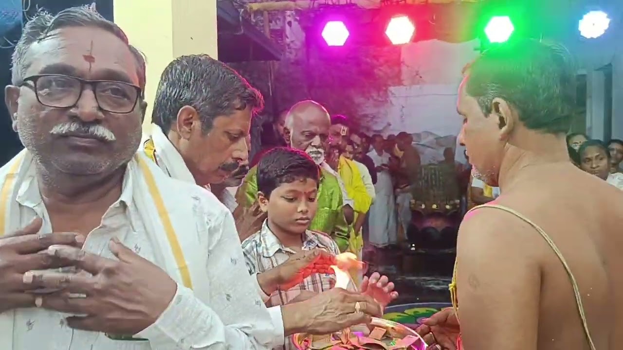 21రోజు వైభవంగా ధనుర్మాస పూజ)గడ్డి బజార్ లో వెలసిన శ్రీ లక్ష్మీ సత్యనారాయణ స్వామి ఆలయంలో వైభవంగా
