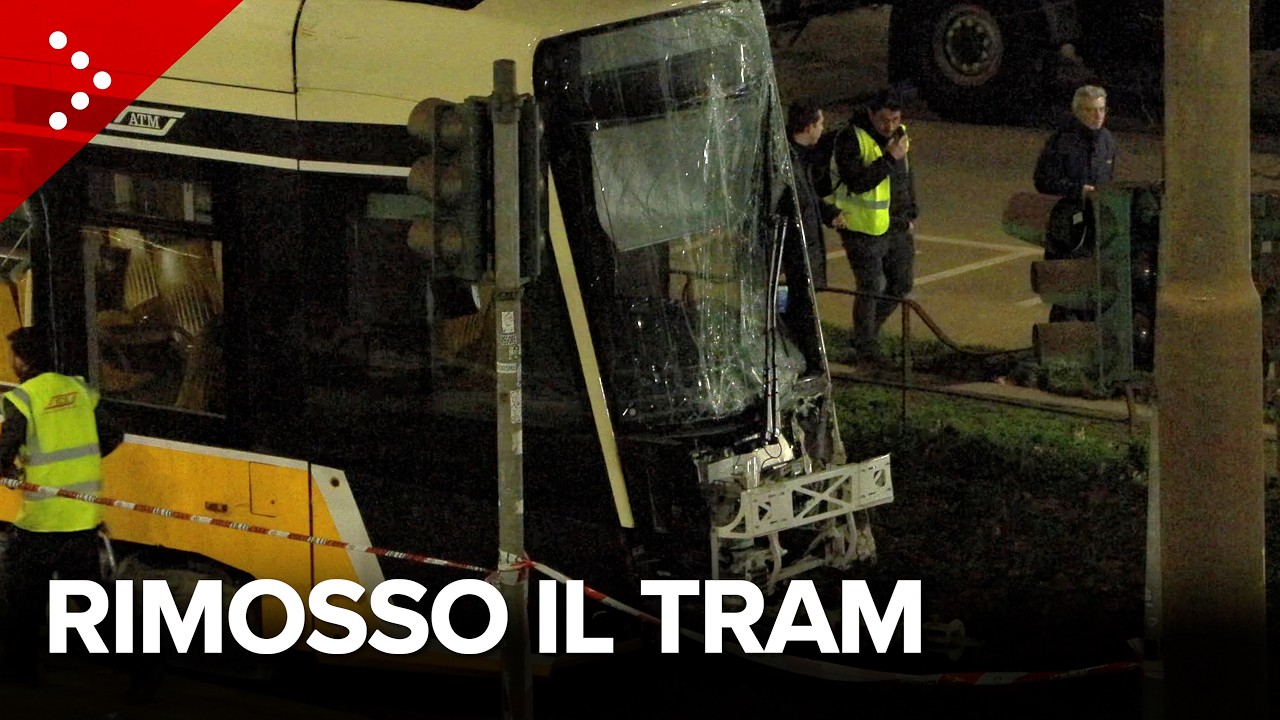 Milano, rimosso nella notte il tram deragliato. Salvini sul posto: 