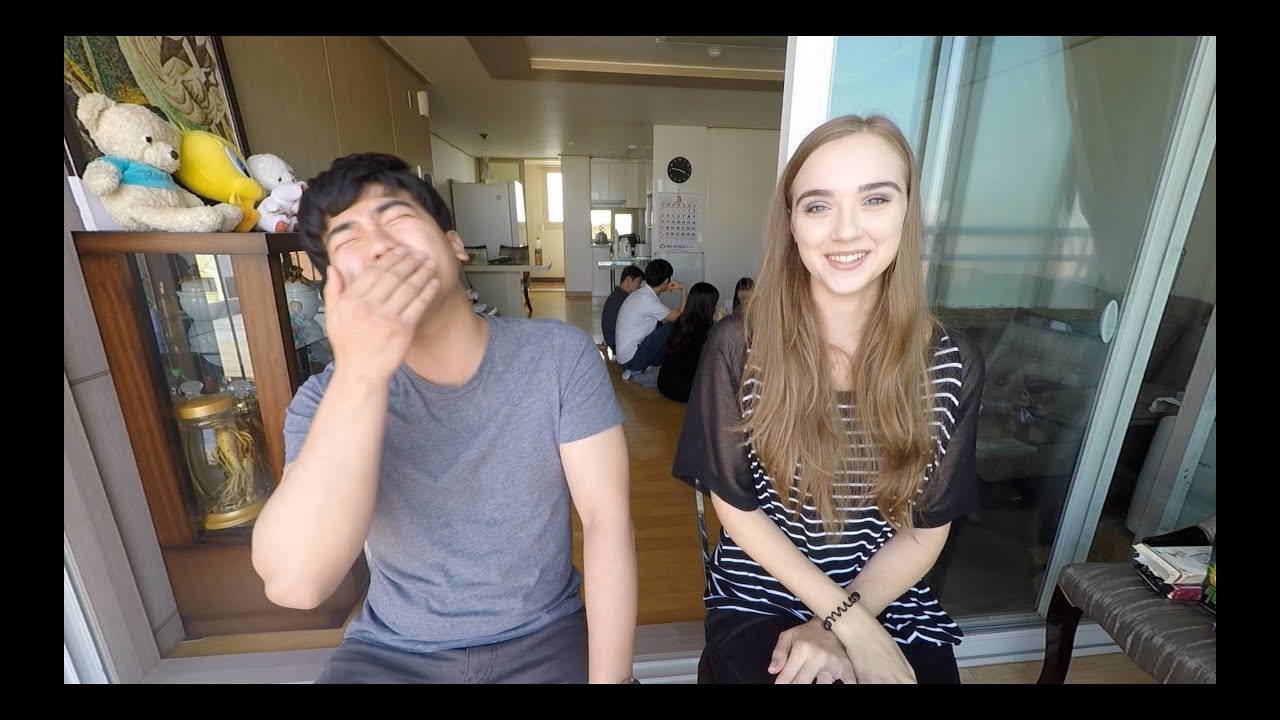 KOREANS TRY VEGEMITE! | HojuSara