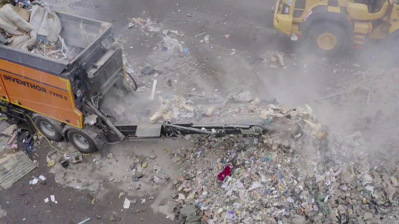 Slow Speed Shredder - Doppstadt Inventhor Type 6 shredding bulky material