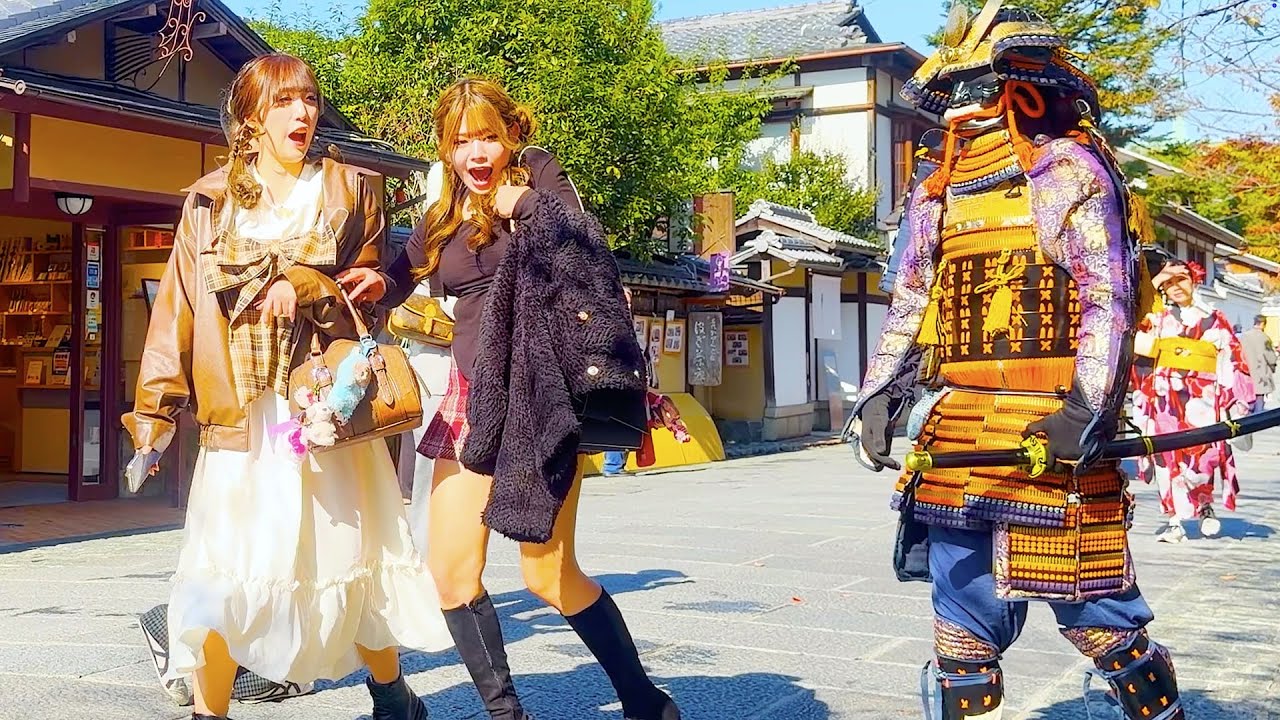 #133 SAMURAI Statue Prank in Kyoto Japan 🌟Christmas special🌟 Awesome Shogun Mannequin prank