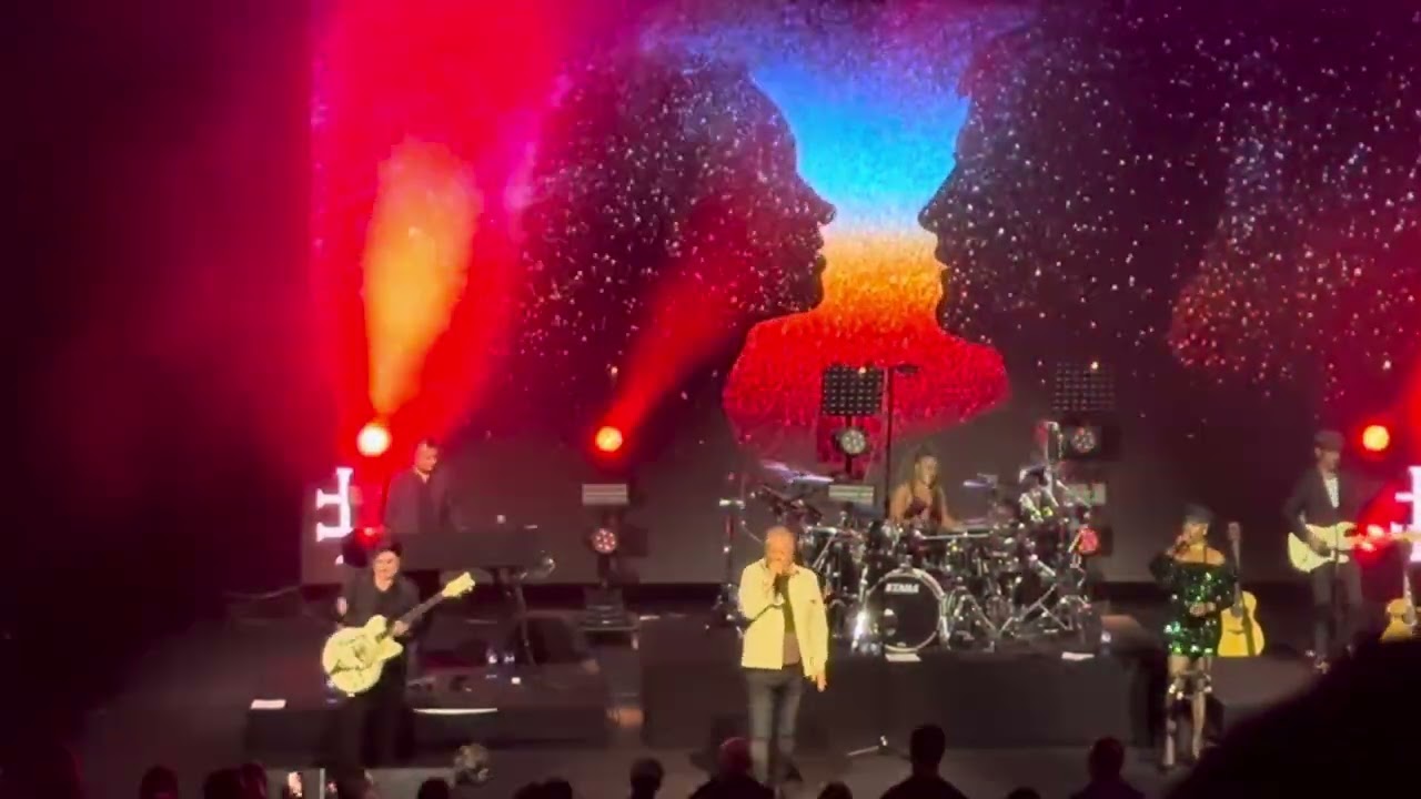 Simple Minds - Hunter And The Hunted (live)