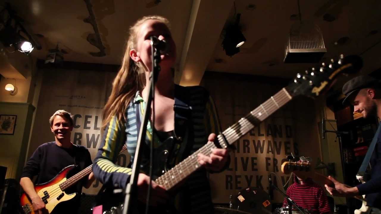 Mr. Silla - K&uacute;reki (Live on KEXP)