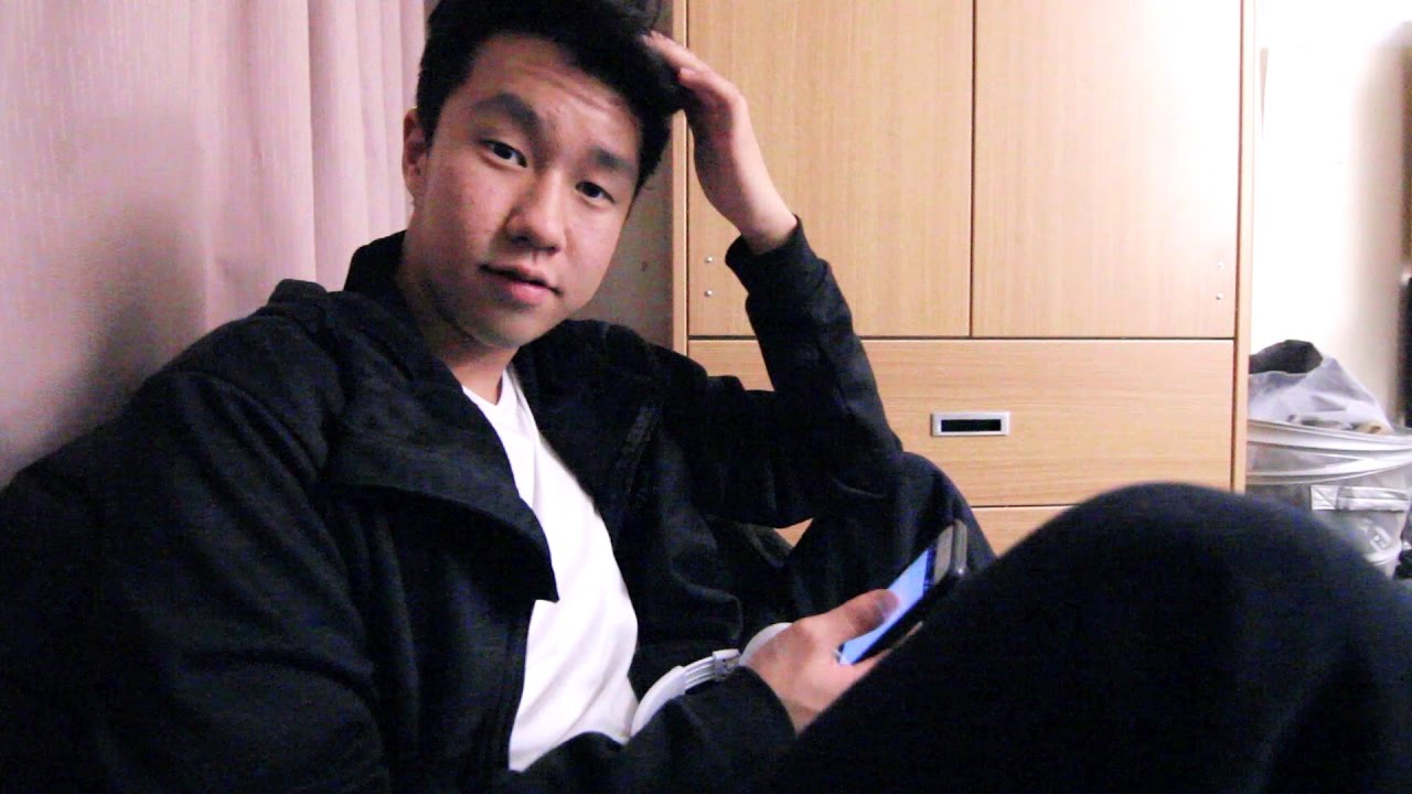 MY ROOMMATE IS DEAF