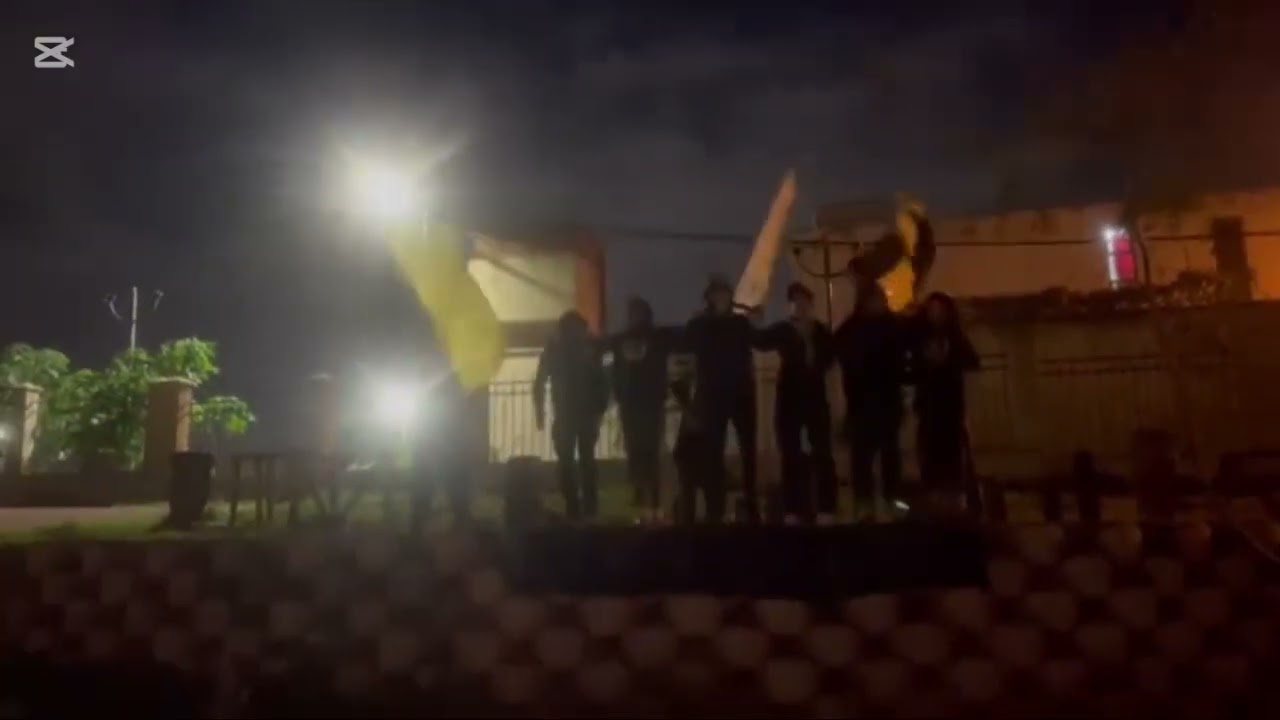 LES JAUNES💛🖤