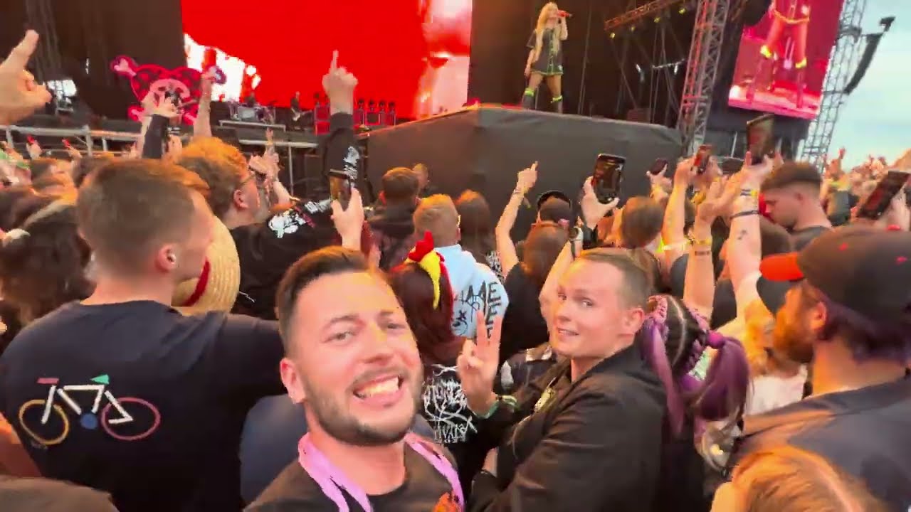 AVRIL LAVIGNE ☠️💗 Sk8er Boy 🧢 Live At The Rock For People 14.6.2024 ☠️🔥