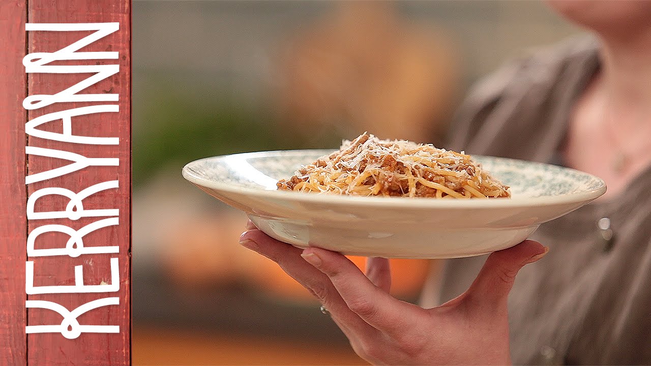 Super simple spaghetti bolognese | Jamie's Food Revolution Day