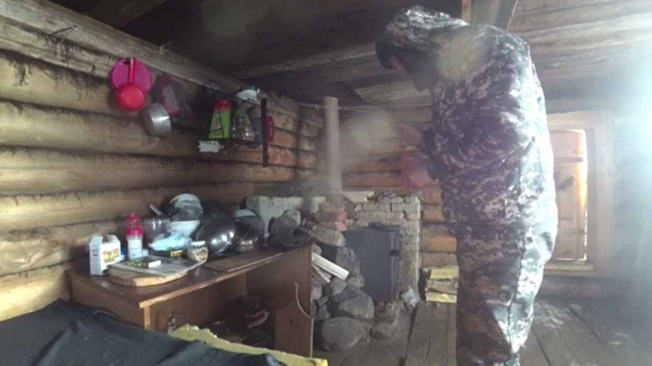 I LIVE ALONE IN A WILD FOREST IN A LOG CABIN