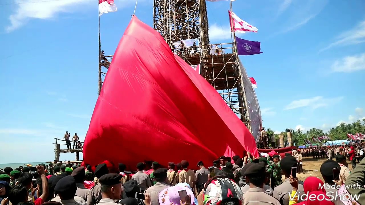 REKOR DUNIA!!! Pengibaran Bendera Merah Putih ukuran 1000m2