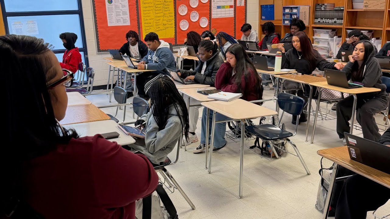 Hope and Faith’s Mom sits in their class to see if they’ll act up