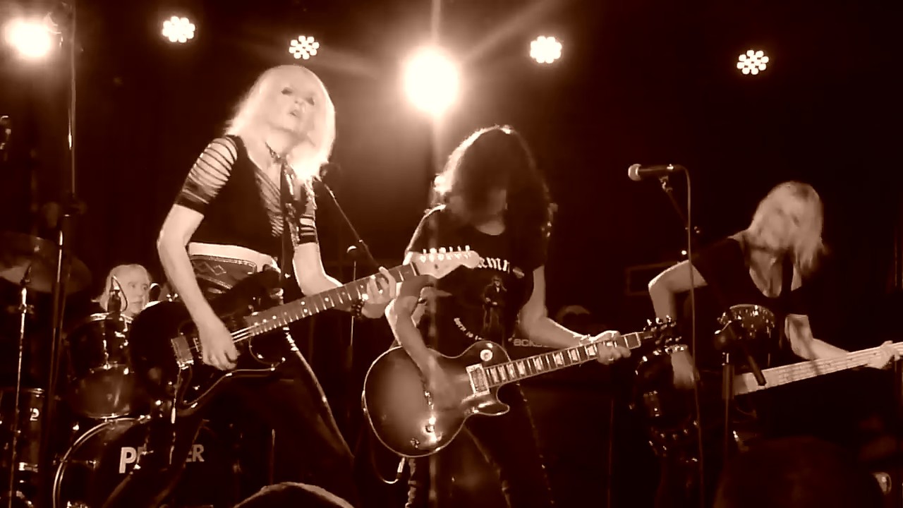 GIRLSCHOOL - Hit And Run & Future Flash (Live in Belfast)