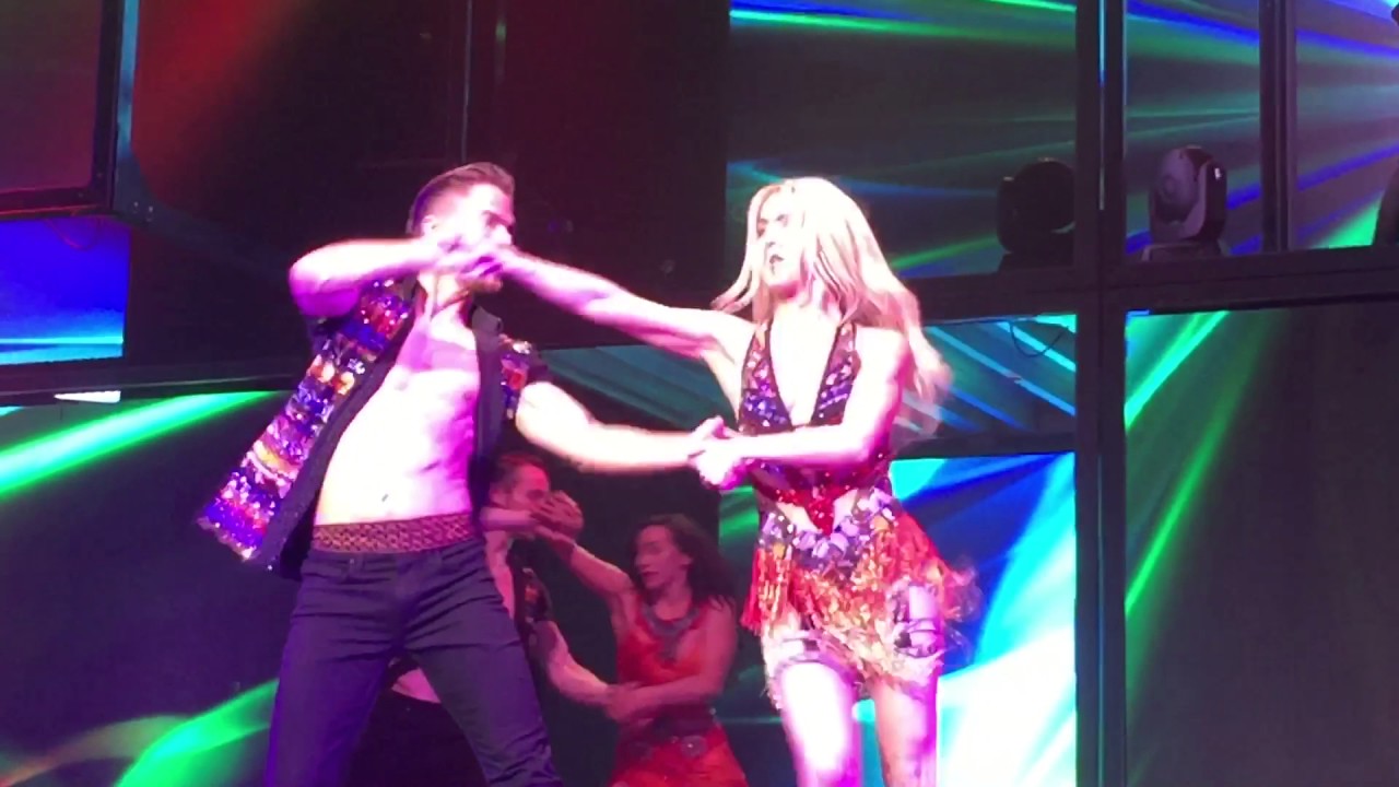 Derek Hough and Julianne Hough Move Beyond Live on Tour