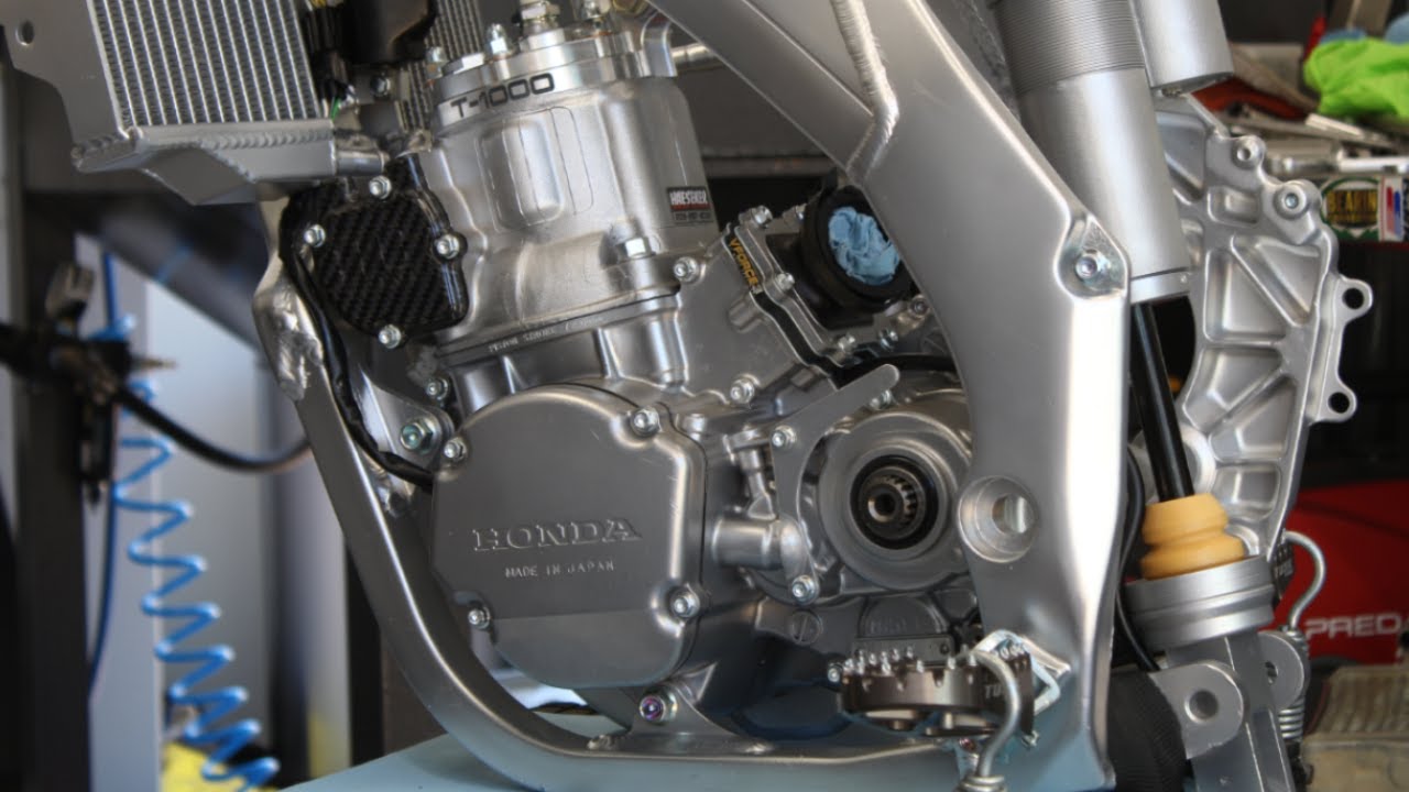 Наше трековое оружие обретает форму! Создаём двухтактный мотоцикл Honda CR250 2003 года для журна...
