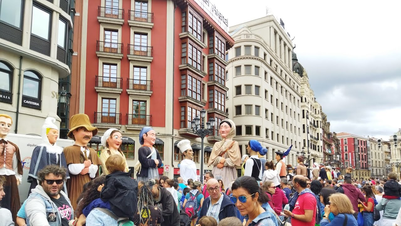 Concentración de gigantes en Bilbao 27/8/2023