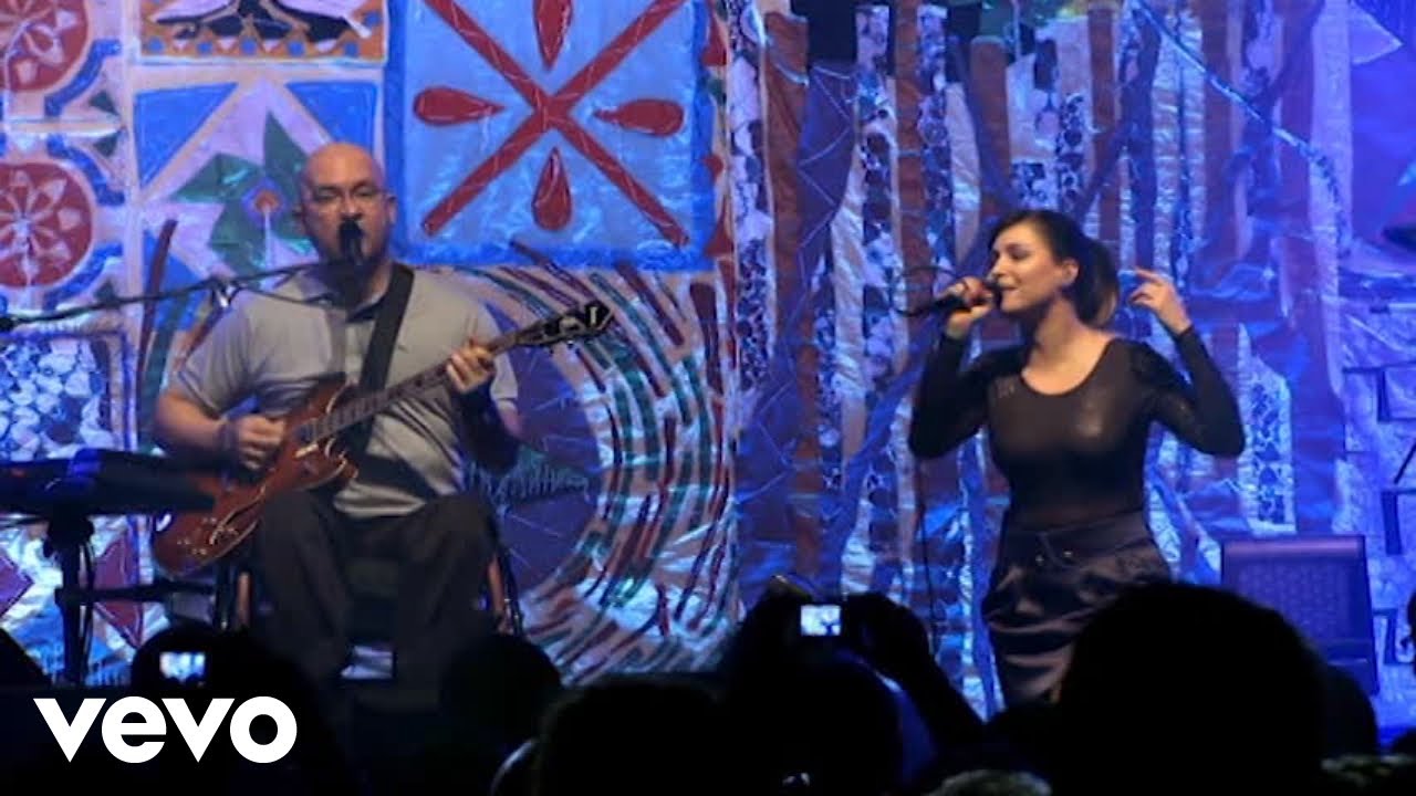 Os Paralamas Do Sucesso, Pitty - Tendo A Lua (Ao Vivo)