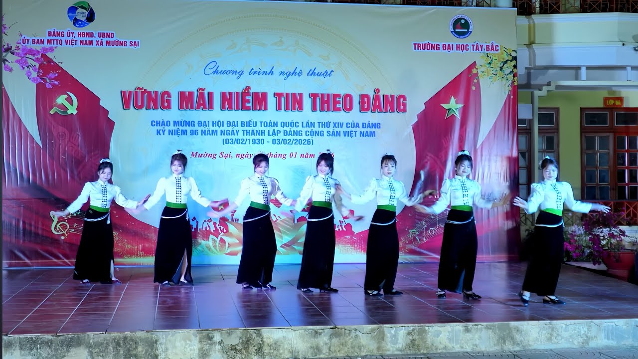 NHÓM MÚA BAN MAI MÚA INH LẢ ĐÓN XUÂN  VỮNG MÃI NIỀM TIN THEO ĐẢNG 
