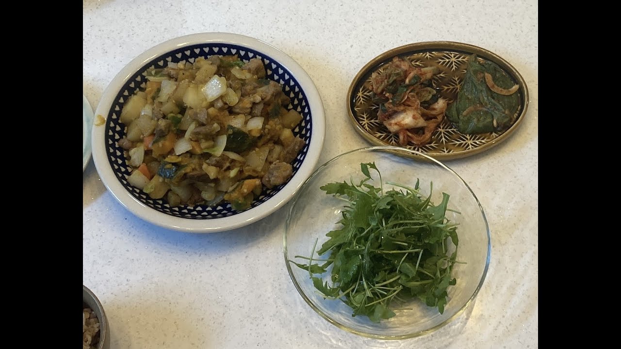 겨울 무와 햇감자를 같이 볶고 푹 조려서 부드럽고 맛있는 삼겹살 간장조림 밥상차려주는 남자님 레시피입니다.  