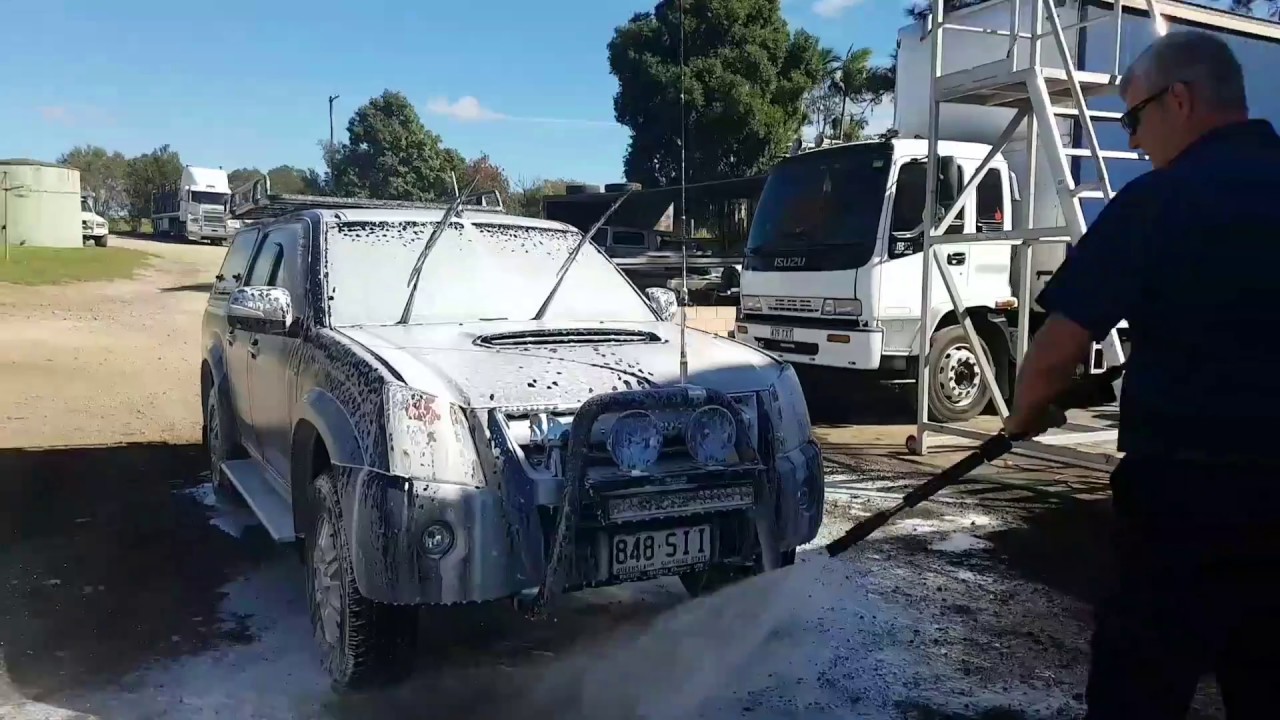 Touchless insect removal, wash and wax