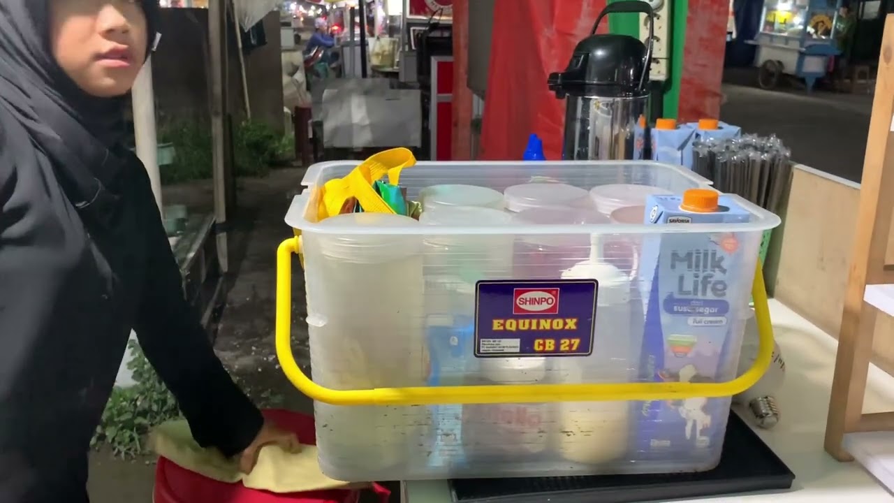 Gadis cantik penjual matchaboy kirana Cibitung 