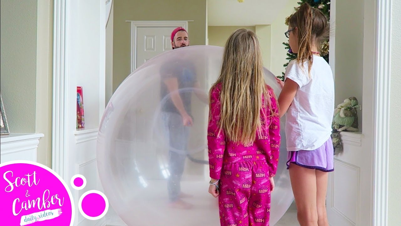 SUPER WUBBLE BUBBLE!! HOW BIG WILL IT GET!? | Scott and Camber