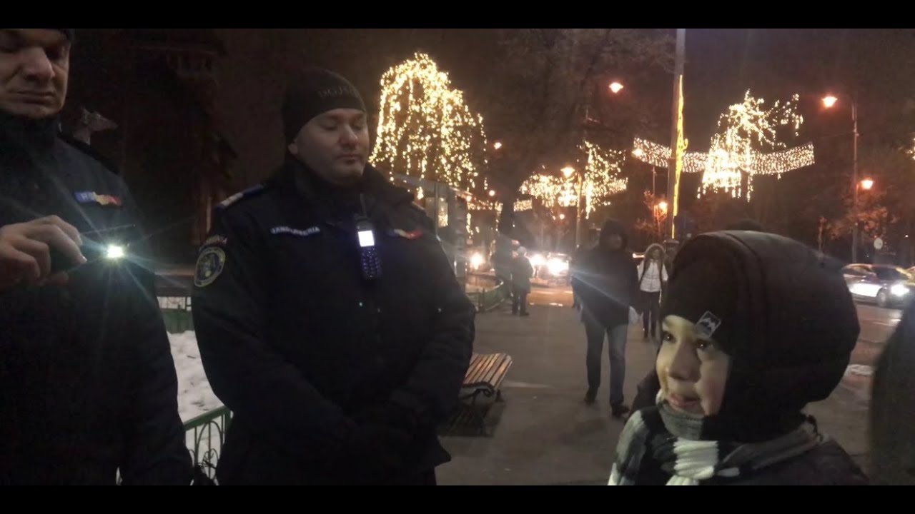 Dialog tulburător. Un copil genial îi întreabă pe jandarmi: „de ce m-ați gazat?”