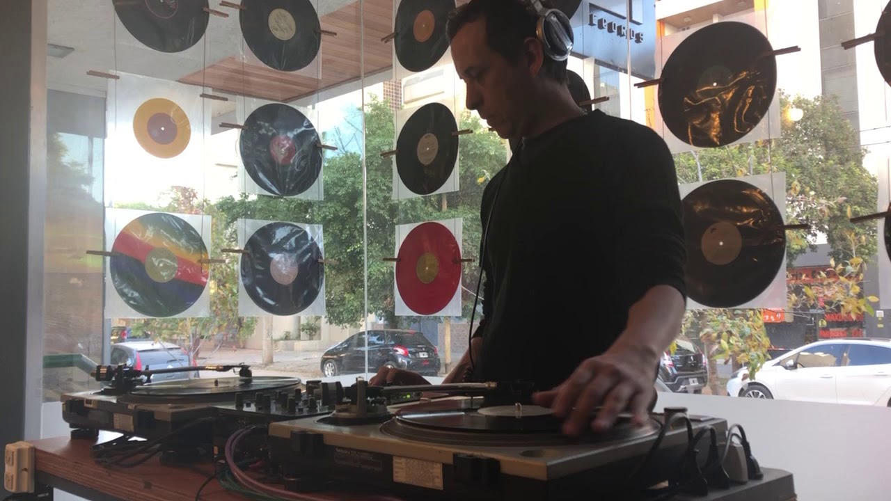 Andres Gonzalez Sesion de Mezclas en Vinilos