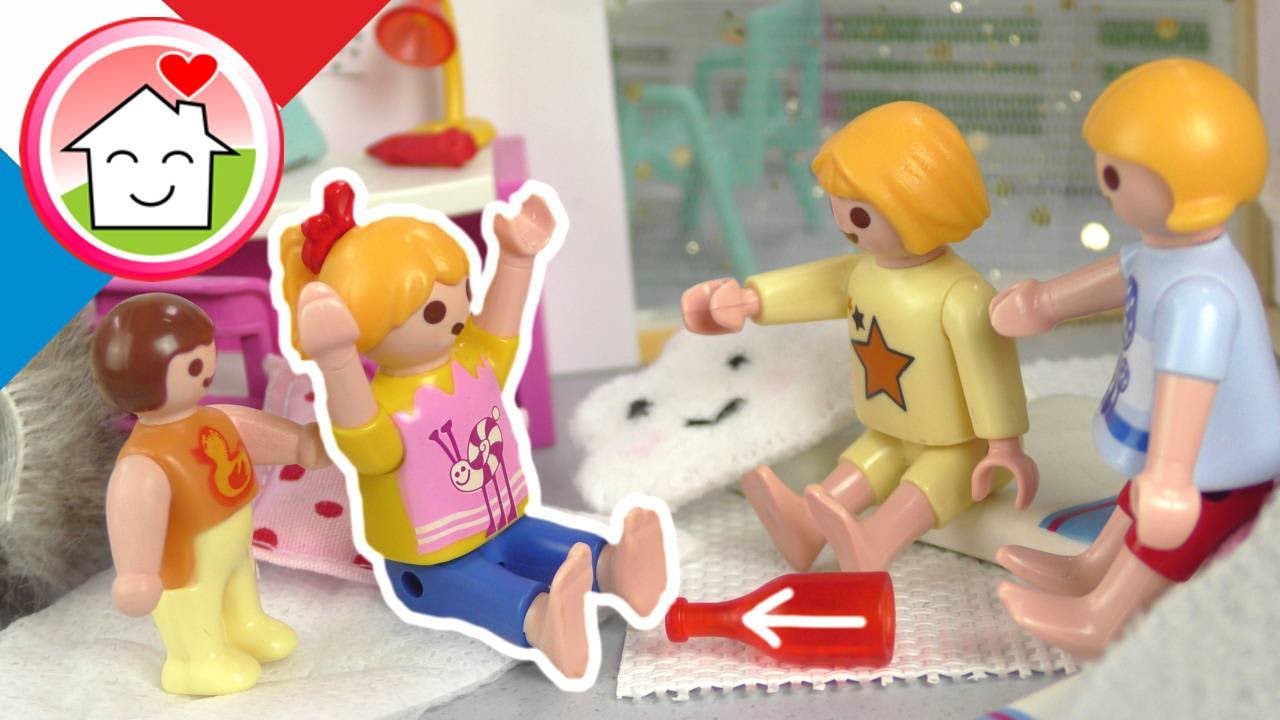 Playmobil en francais Soirée nocturne et pyjama party Lena - Famille Hauser