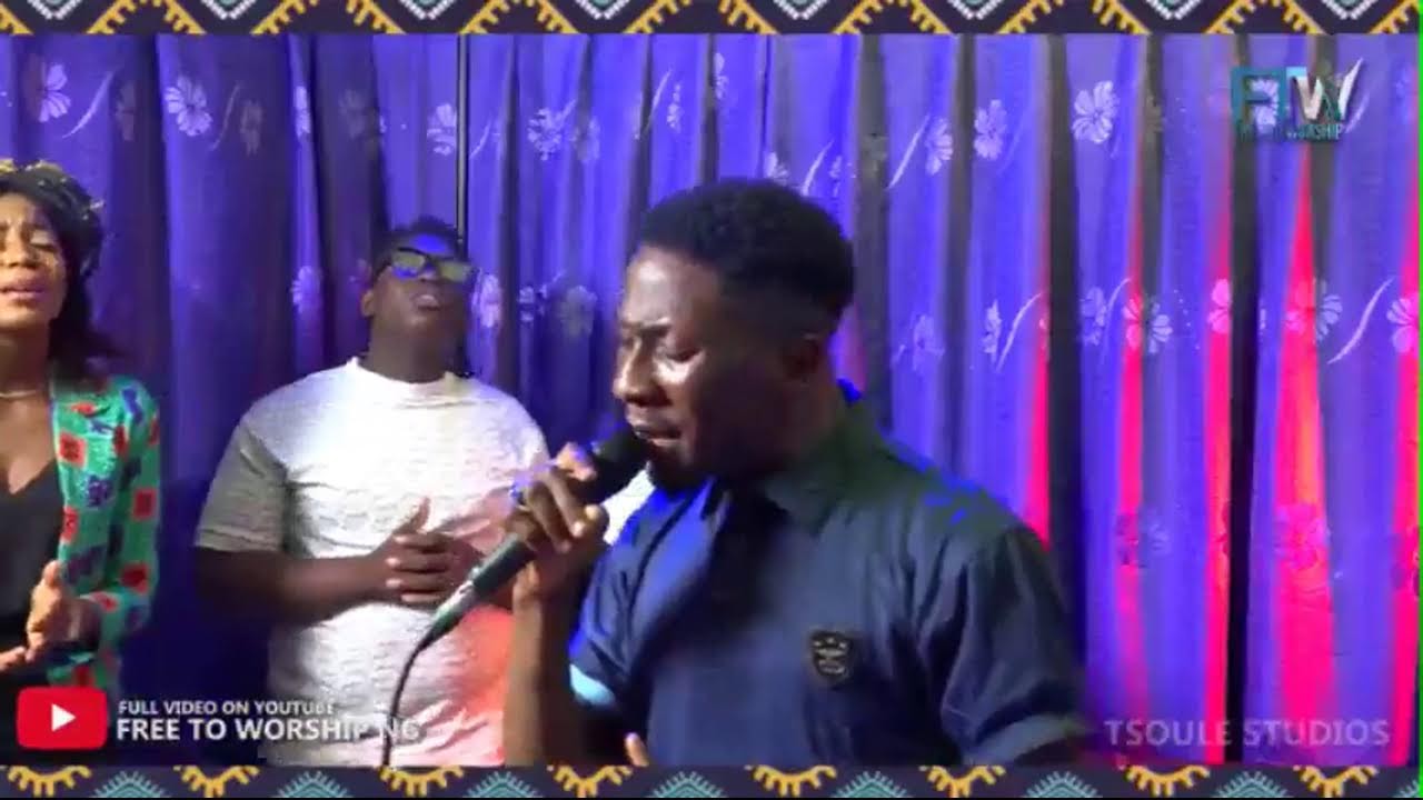 INTENSE WORSHIP IN GODS PRESENCE (NIGERIAN WORSHIP SONGS)