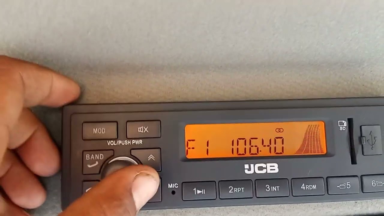 JCB music system Kaise chalu karna hai yadi right and left ka sound band hai to Kaise chalu Karna he