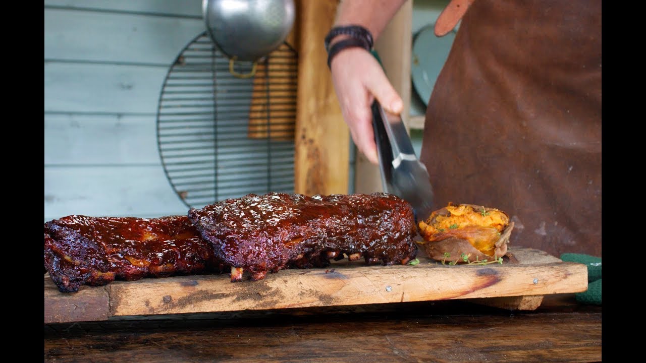 Cūkas ribiņu pagatavošana pēc 3-2-1 metodes — Big Green Egg