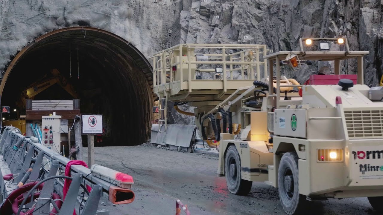 Le percement du tunnel des Cliets a commencé