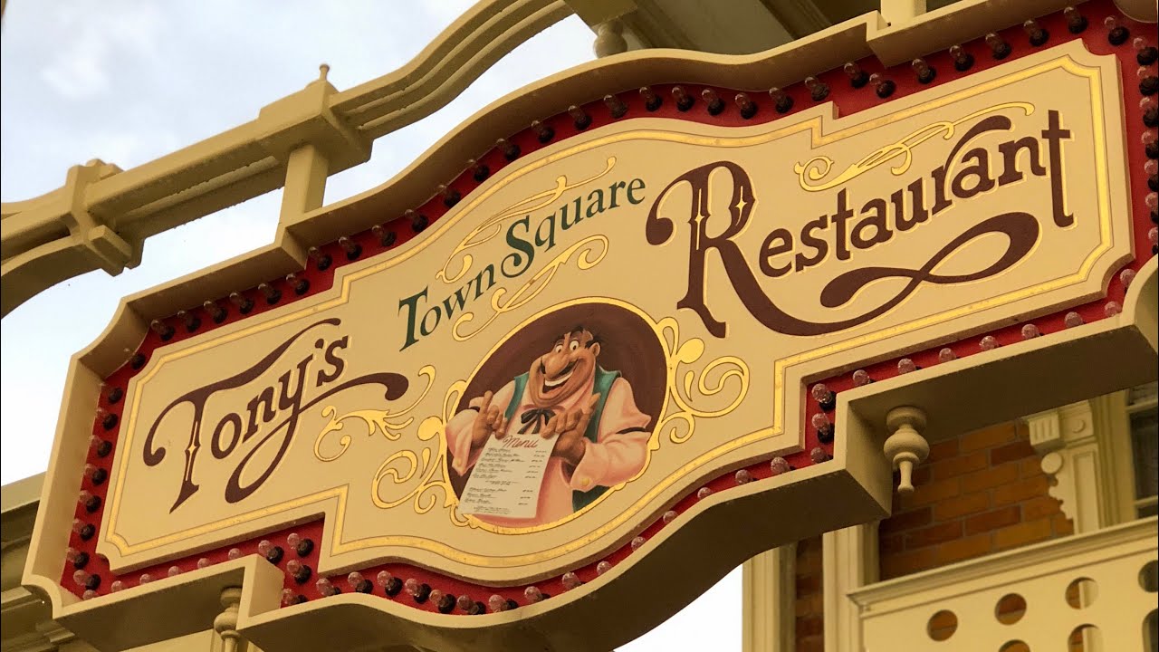 DINING REVIEW: Tony's Town Square Restaurant at Magic Kingdom