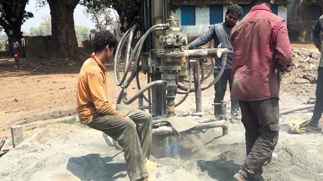 Borwell drilling in new location || high stone and dust successful bor drilling 