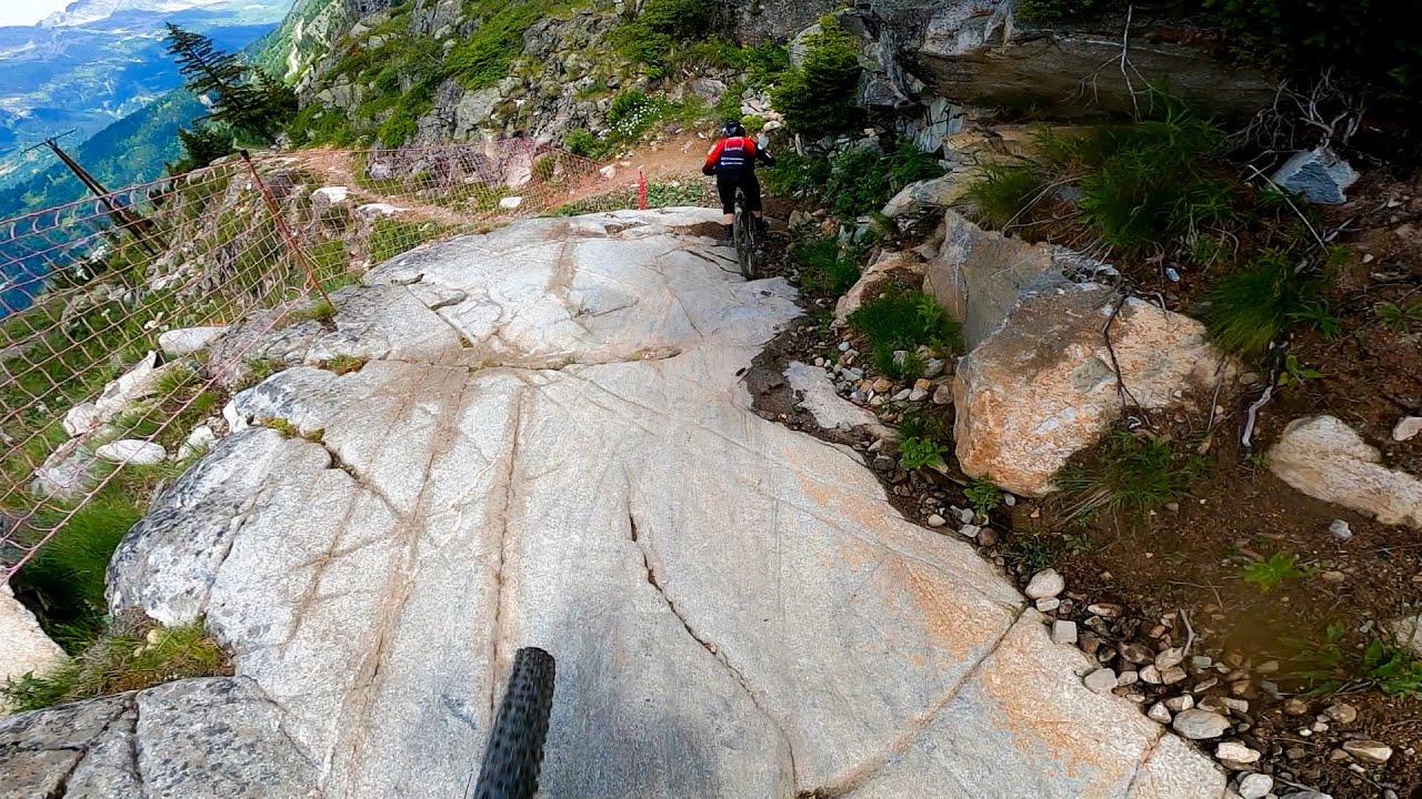 DH POUTRAN | Así es una Bonita Pista Negra en Alpe d'Huez Bike Park