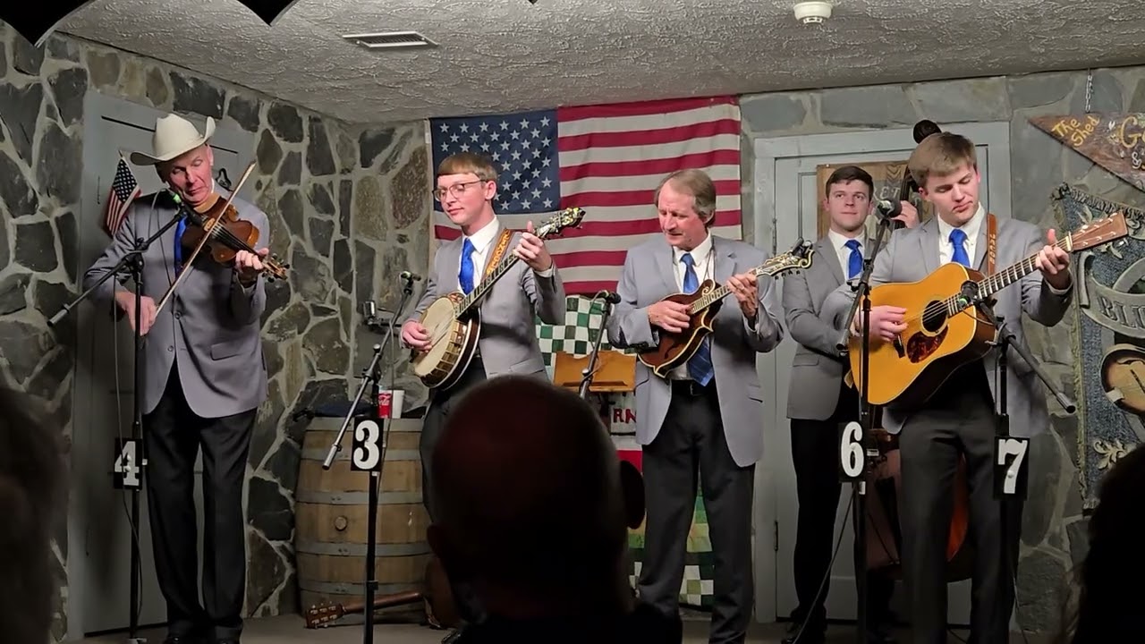 Tennessee Bluegrass Band - Foggy Mountain Breakdown