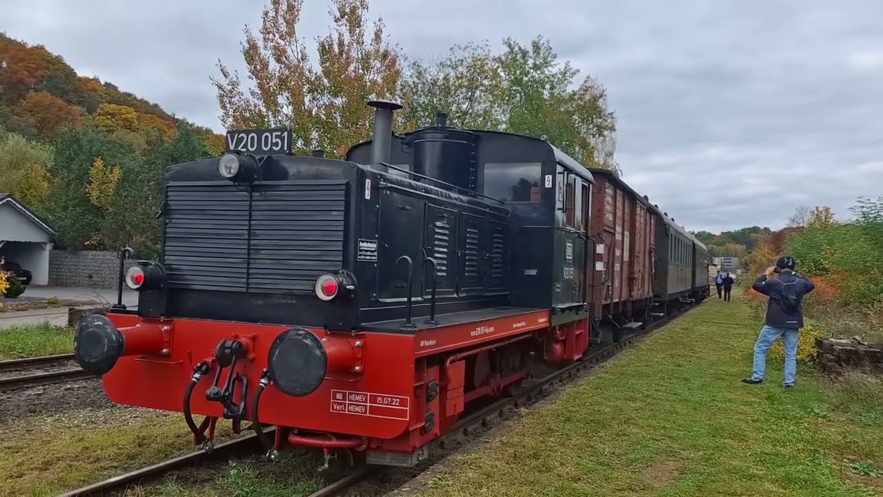 Eine Bahnzeitreise mit dem Donnerbüchsen - Zug im Dahner- Burgen und Felsenland Teil 7