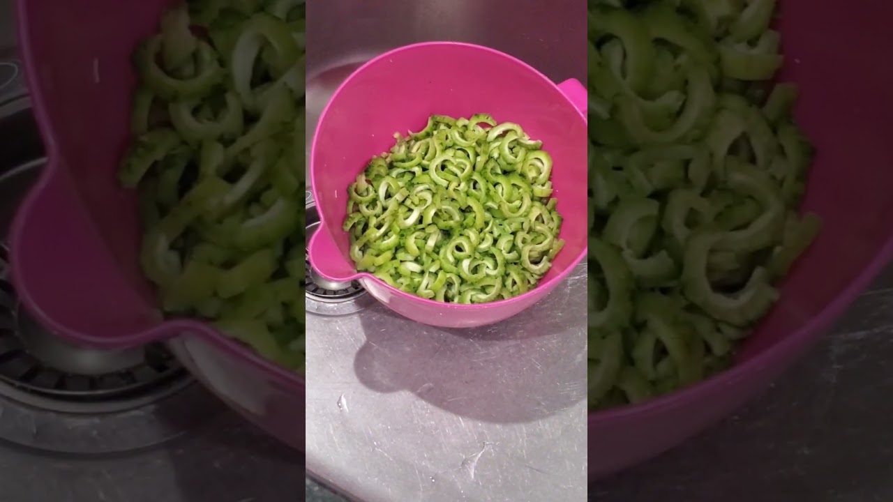 How to Reduce Bitterness from Karelas or Bitter Gourd #kitchentips