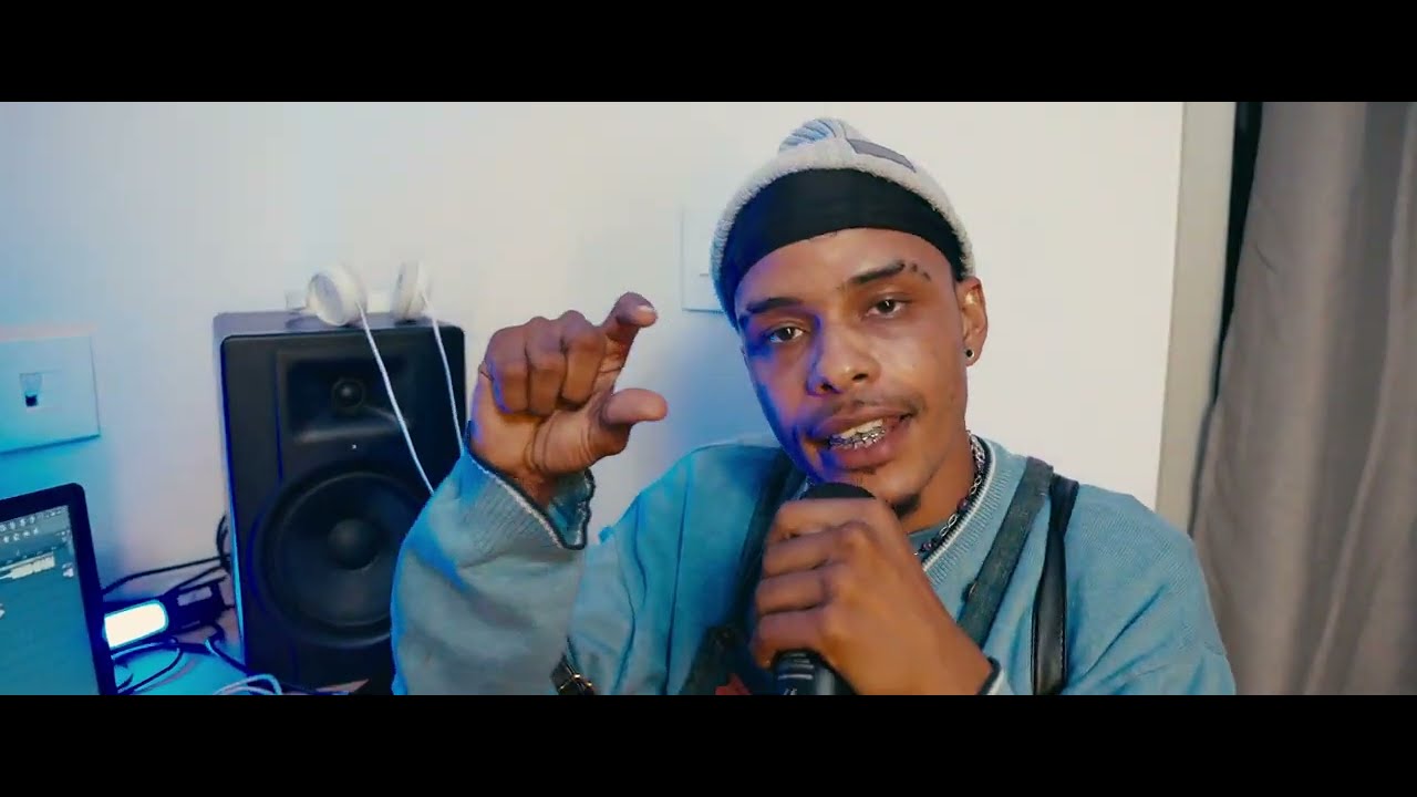 Max Junior - He-art  (Official Tape Performance)