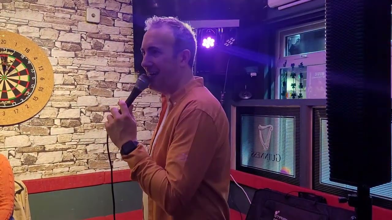 Matthew McManus singing The Craic Was Ninety in the Isle of Man in The Hatch Bar - 17th March 2026