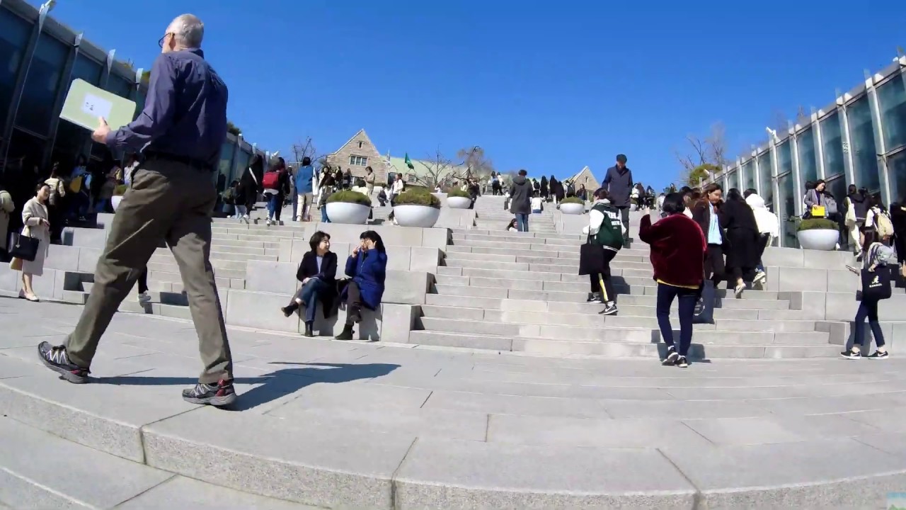 Seoul 4K Universitas Ewha Womans University touring [ Đại học Nữ sinh Ewha 梨花女子大學 →イデえき 梨大站 ]이화여자대학교