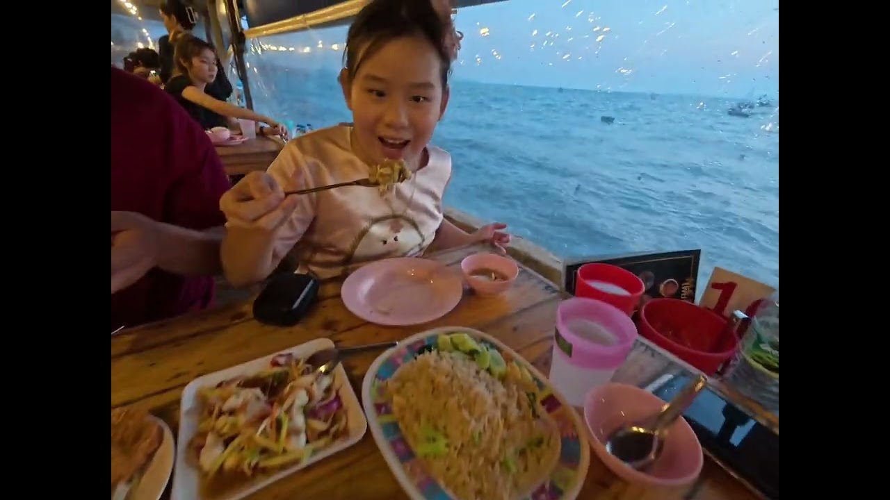 อาหารพื้นบ้าน ทะเลบางแสน พิกัดครัวข้าวหอมหาดวอน