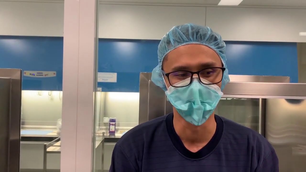 Behind the scenes - the pharmacy cleanroom