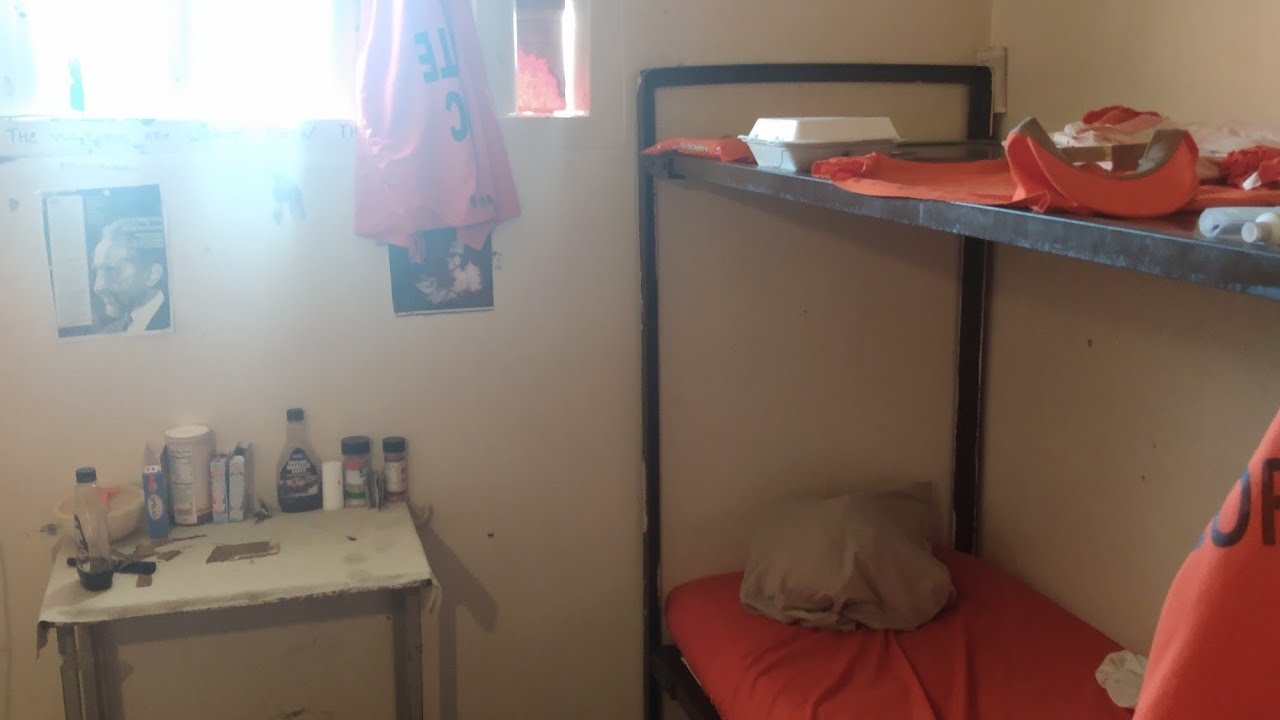 Prison cell tour (part 3)