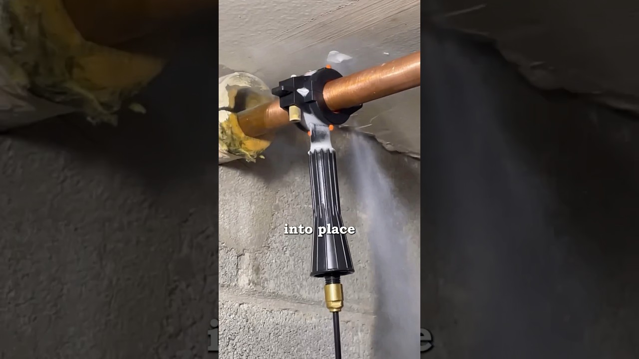 Freezing water lines #frozenpipes #leakingpipe #diyplumbing #mainvalve
