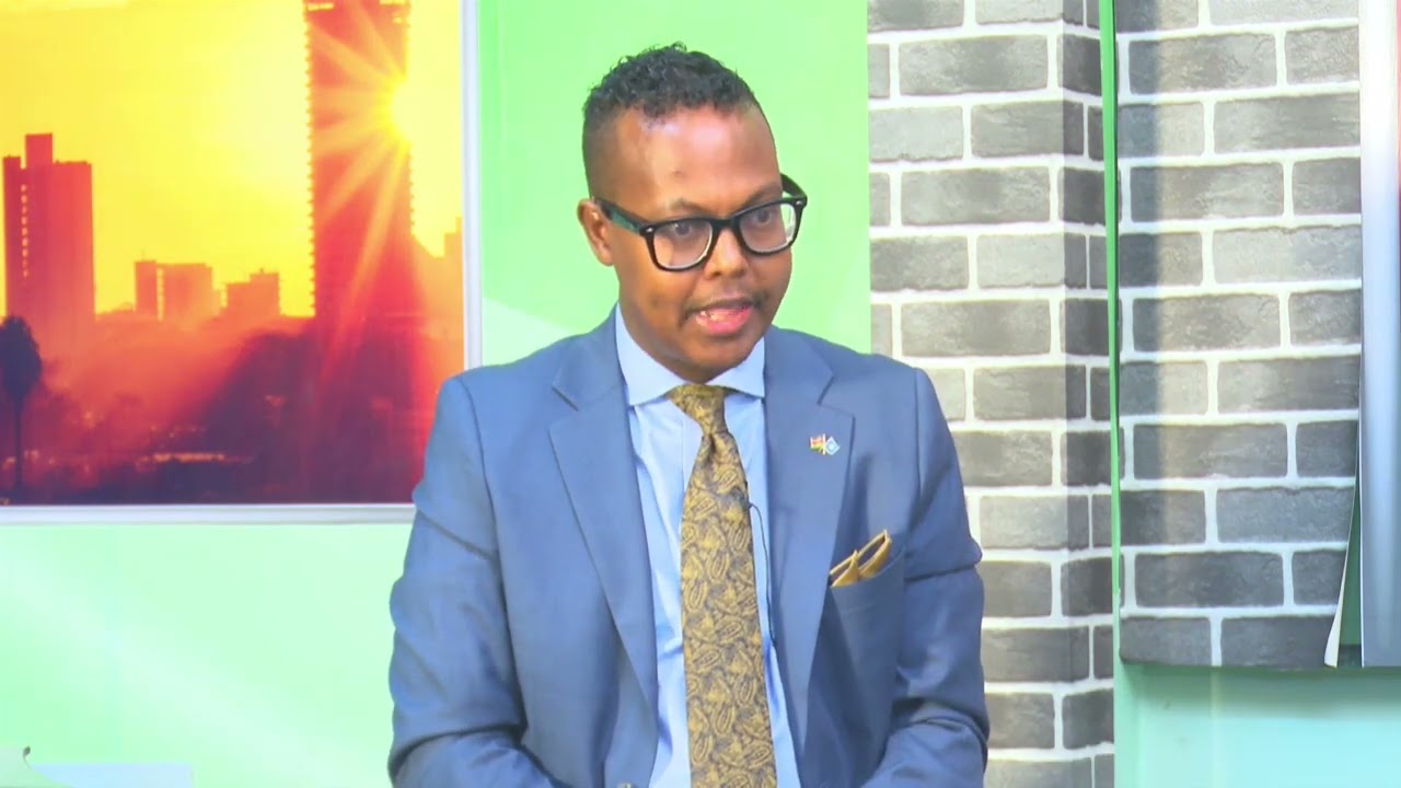 Sideey Kenya xuriyadda kuheshaay? maxaayna ahayd kaalinta aay soomalida kulahayd.....Prof Ingriis