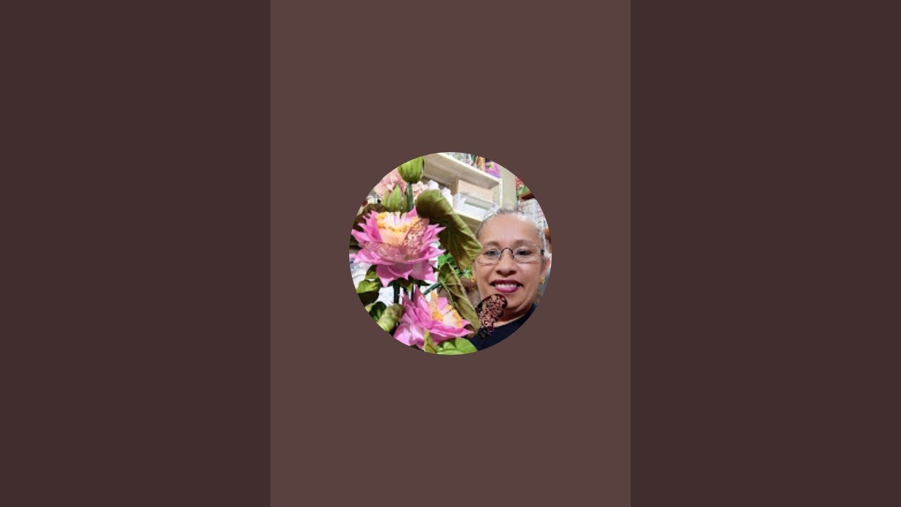 Flores con esencia Demis  está en vivo