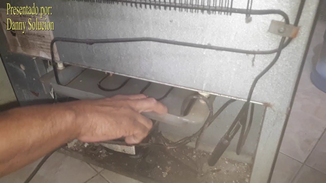 Porque mi refrigerador tira agua por dentro  ✅  Bandeja de agua