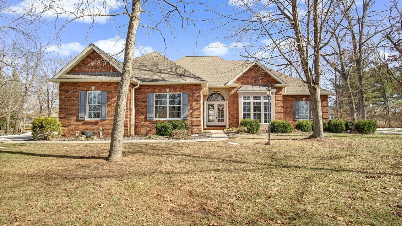 4220 Knab Rd, Smithton, IL
