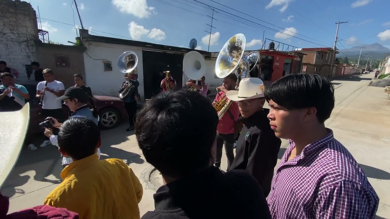 Santa Cruz Cuauhtenco en feria Honor a nuestra patrona  Santa Elena de la Cruz   jóvenes 2024