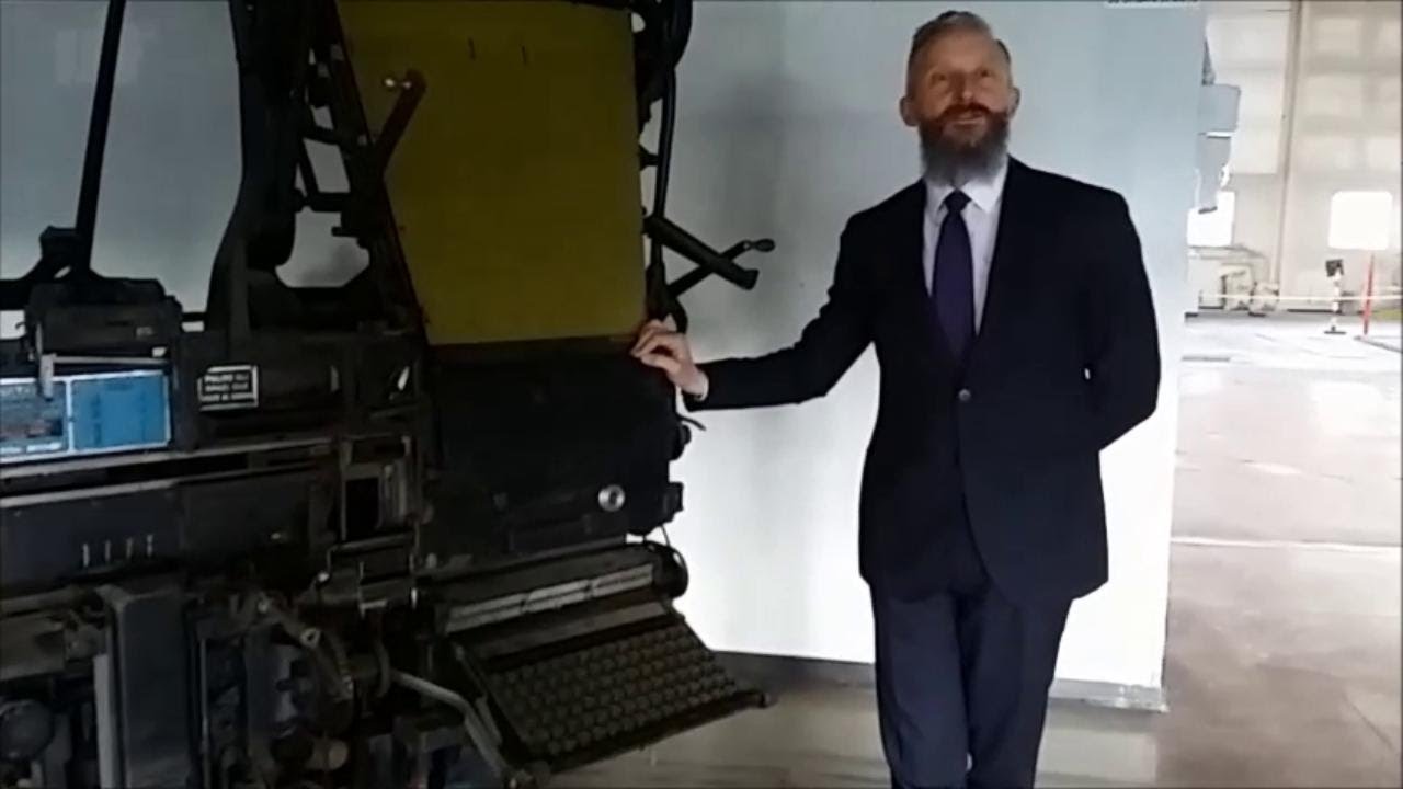 Torna a casa l'antica Linotype, un pezzo di storia del Messaggero Veneto